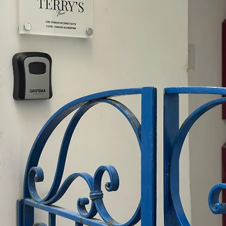 Terry's * Capri
