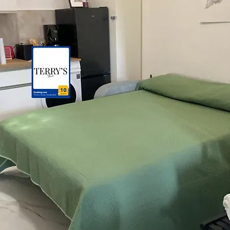 Terry's アパート カプリ